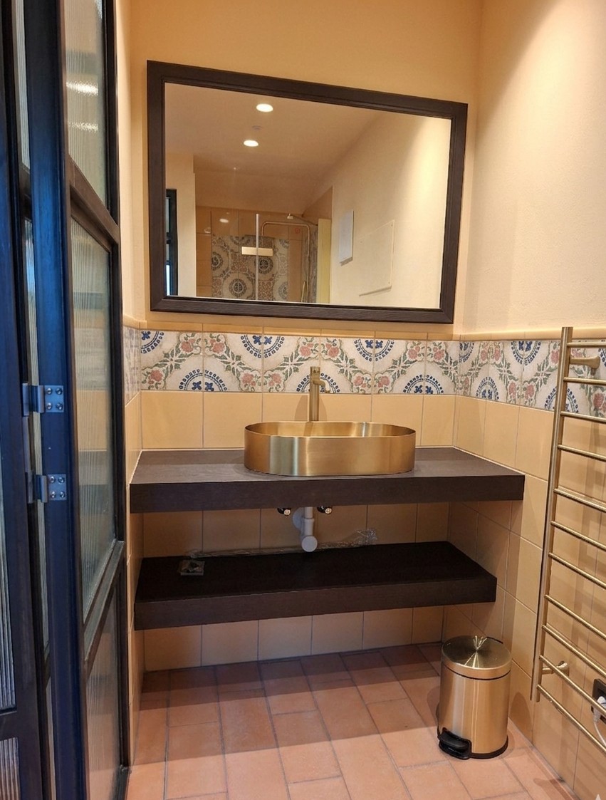 Bathroom Gold